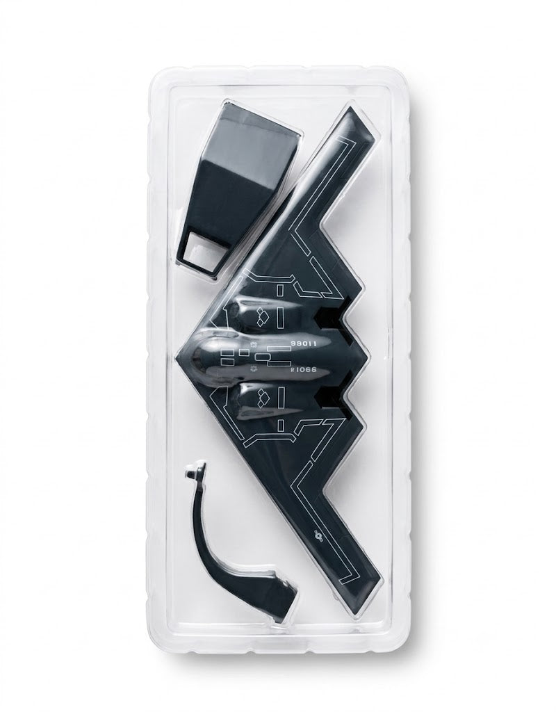 1:200 scale B-2 Spirit stealth bomber diecast model and detachable stand inside protective clear blister packaging