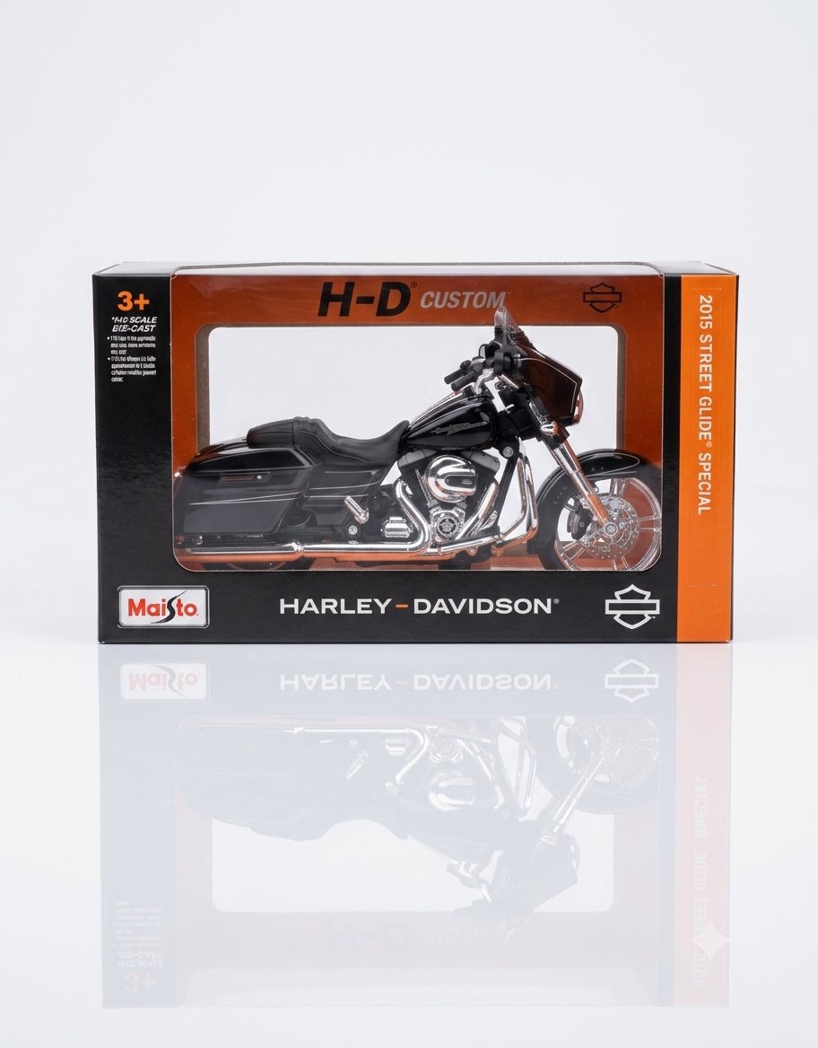 Official retail window display box packaging for Maisto 1:12 scale 2015 Harley-Davidson Custom Street Glide Special collectible diecast motorcycle.
