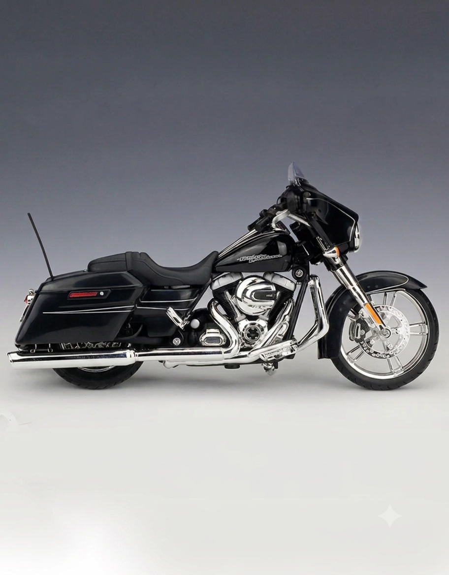 Full side profile view of 1:12 scale Maisto 2015 Harley-Davidson Street Glide Special diecast motorcycle in black finish with chrome accents.